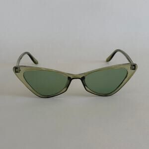 Green and black cat eye